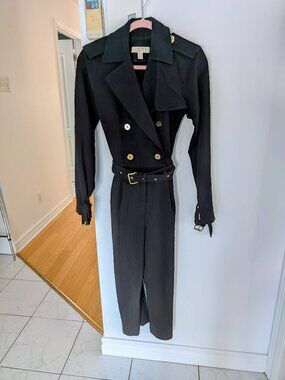 MICHAEL KORS JUMPSUIT EN NOIRE. TRÈS ÉLÉGANT.  JUMPSUIT IN BLACK VERY ELEGANT